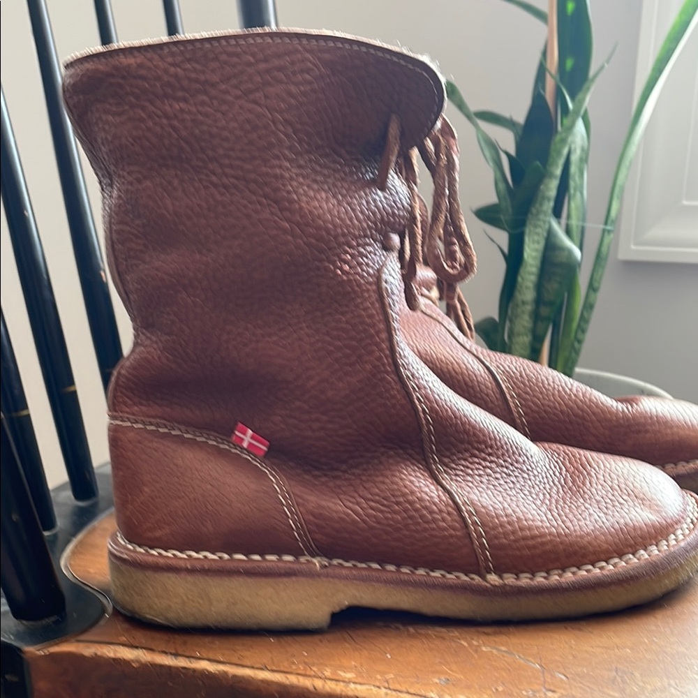 Cozy Brown Leather Duckfeet Arhus Boots with Shearling Cuff - Picture 8 of 8